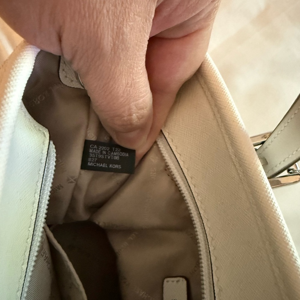 Michael Kors White Signature Satchel NWOT - Picture 4 of 5